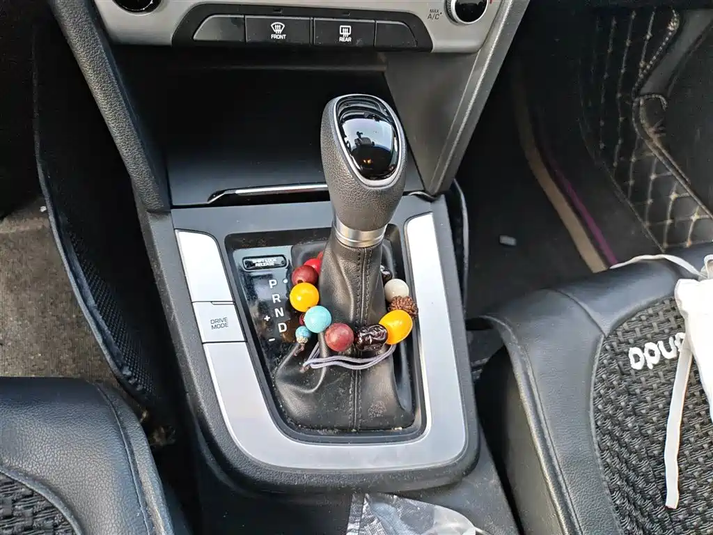 Hyundai Elantra 2016 Model 1.6L Automatic Smart Elite фото 7