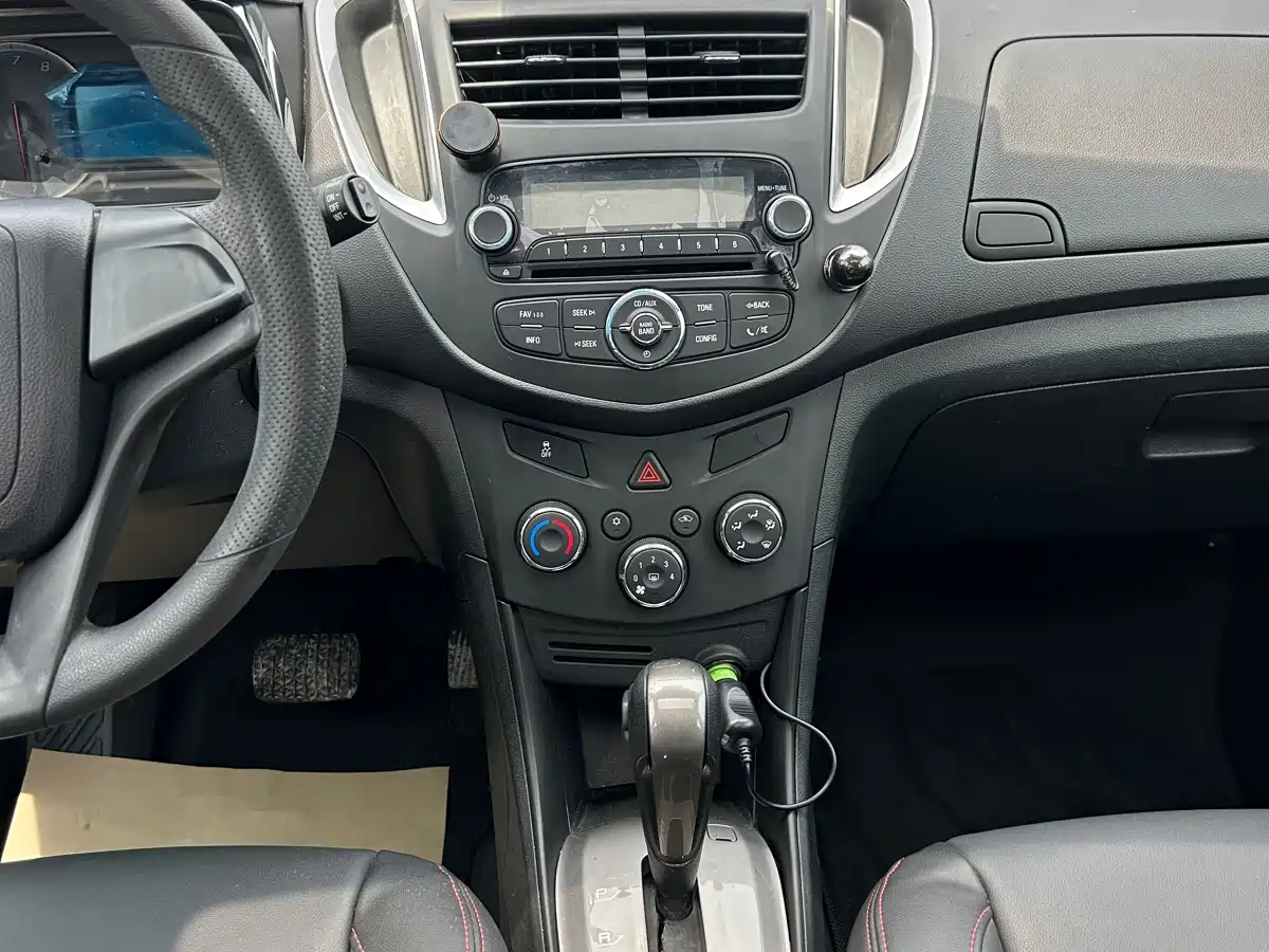 Chevrolet Trax 2016 1.4T Automatic 2WD Comfort Sunroof Edition фото 15