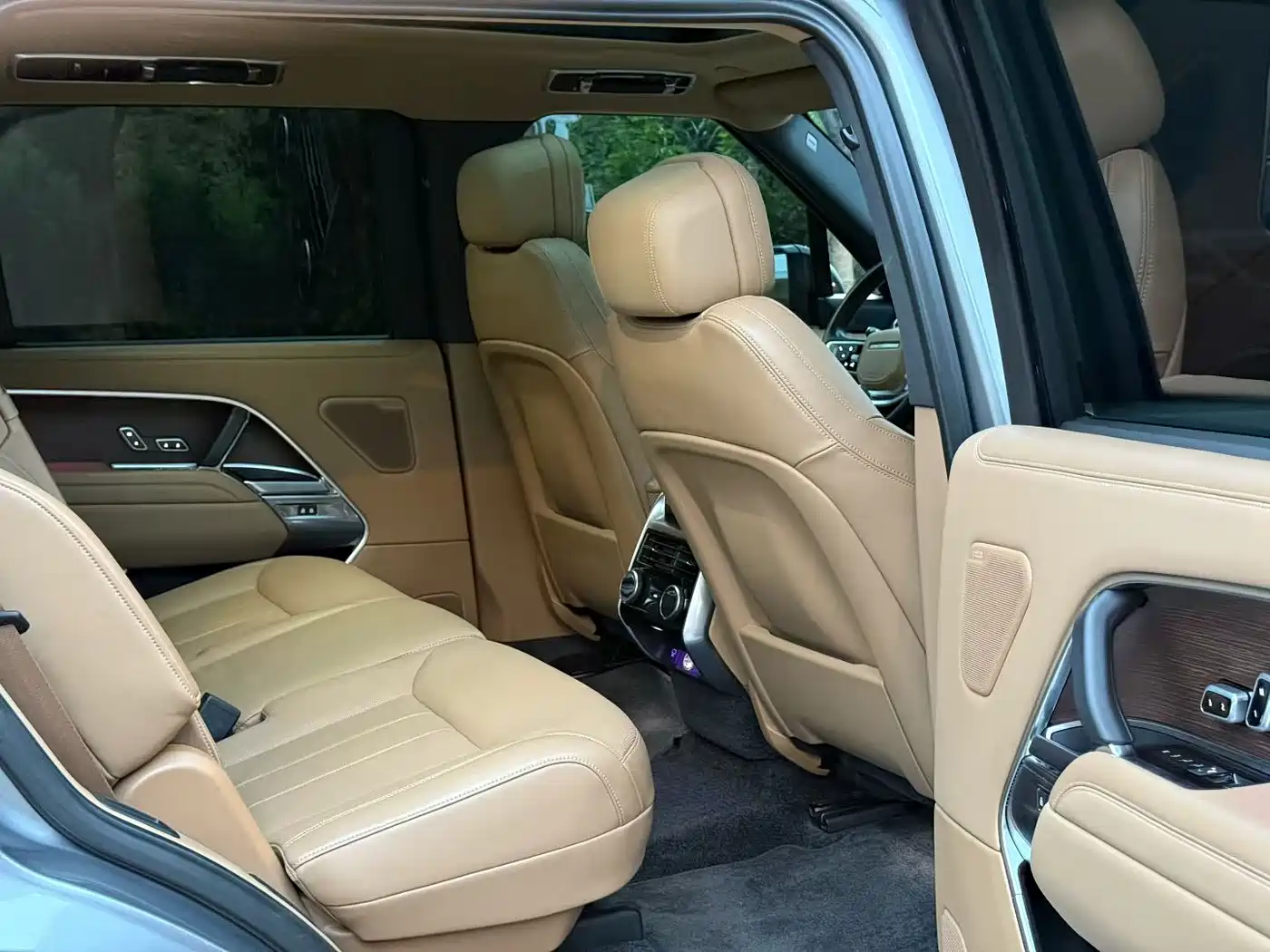 Land Rover Range Rover 2023 2023 3.0 L6 400PS Golden Age 7-Seater Long Wheelbase