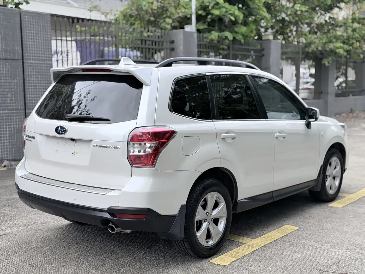 Subaru Forester 2014 2.5i Automatic Elite Edition фото 15