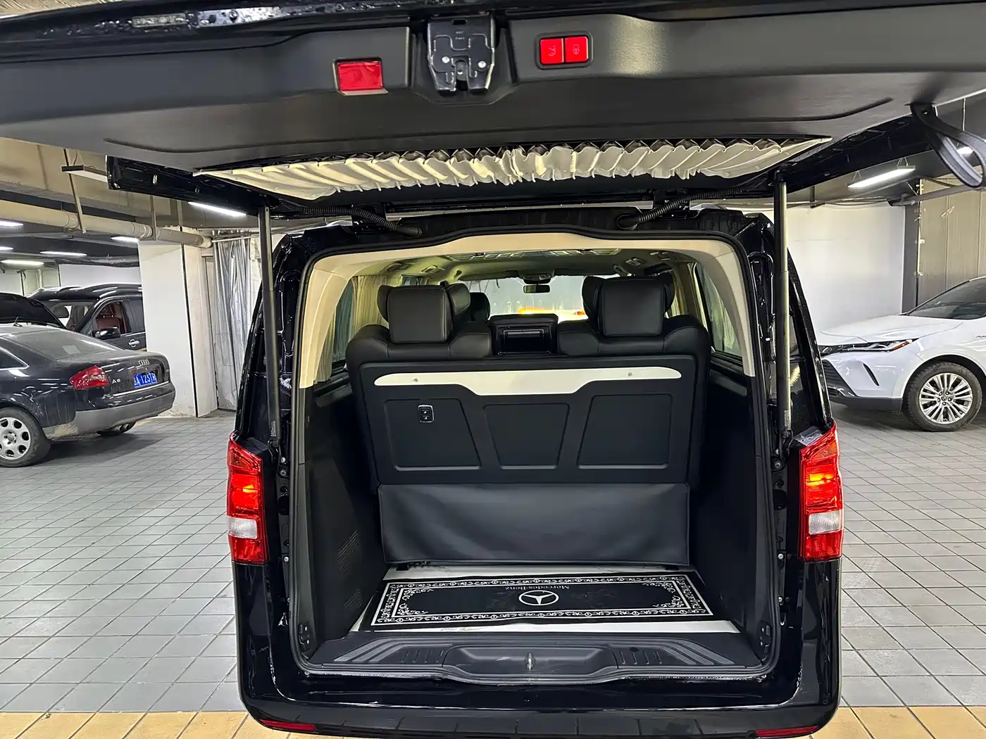 Mercedes-Benz Vito 2021 2.0T Elite 7-Seater фото 11