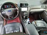 Photo 13 - Ford Explorer (Import)