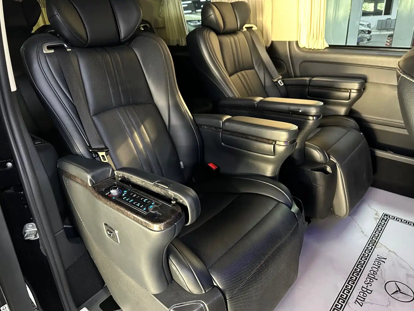 Mercedes-Benz Vito 2021 2.0T Elite 7-Seater фото 8
