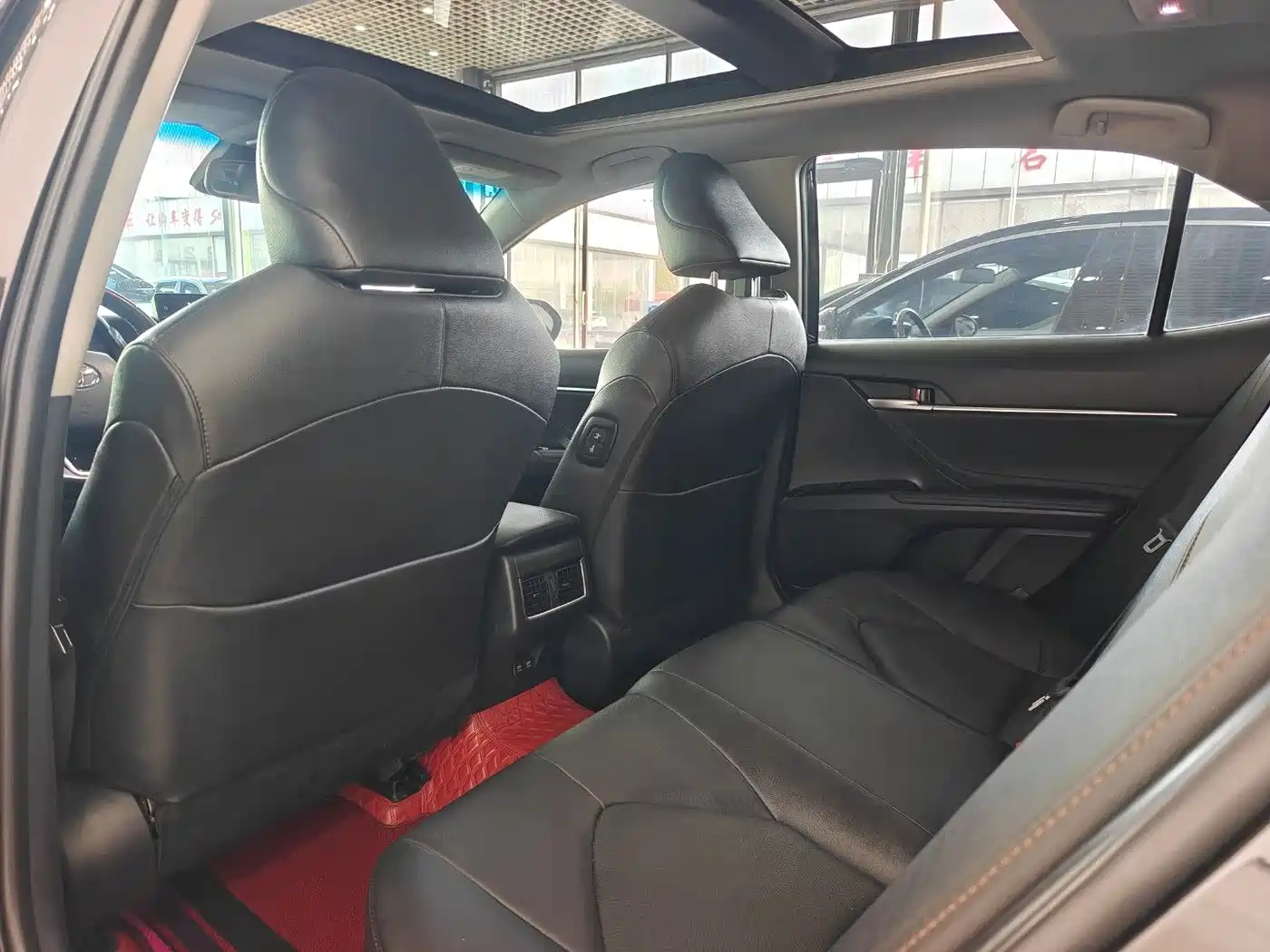 Toyota Camry 2021 2.5G Luxury Edition фото 10