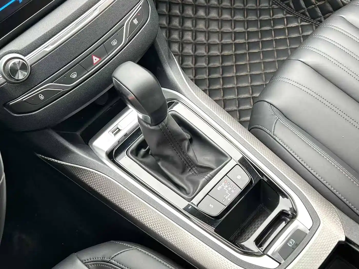Peugeot 408 2019 360THP Auto Luxury Edition China VI фото 10