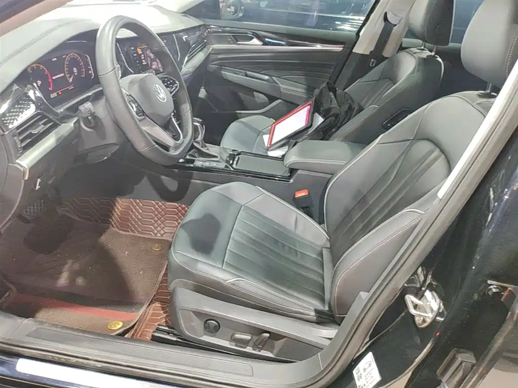 Volkswagen Passat 2023 330TSI Starlight Elite Edition фото 15