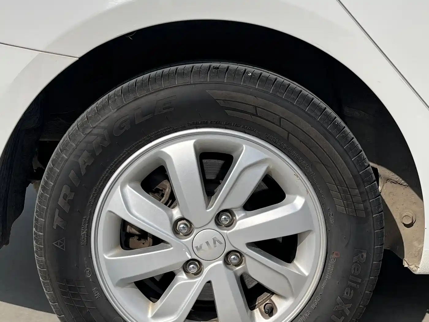Kia K2 2015 Sedan 1.4L MT GLS фото 9