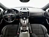 Photo 18 - Porsche Cayenne