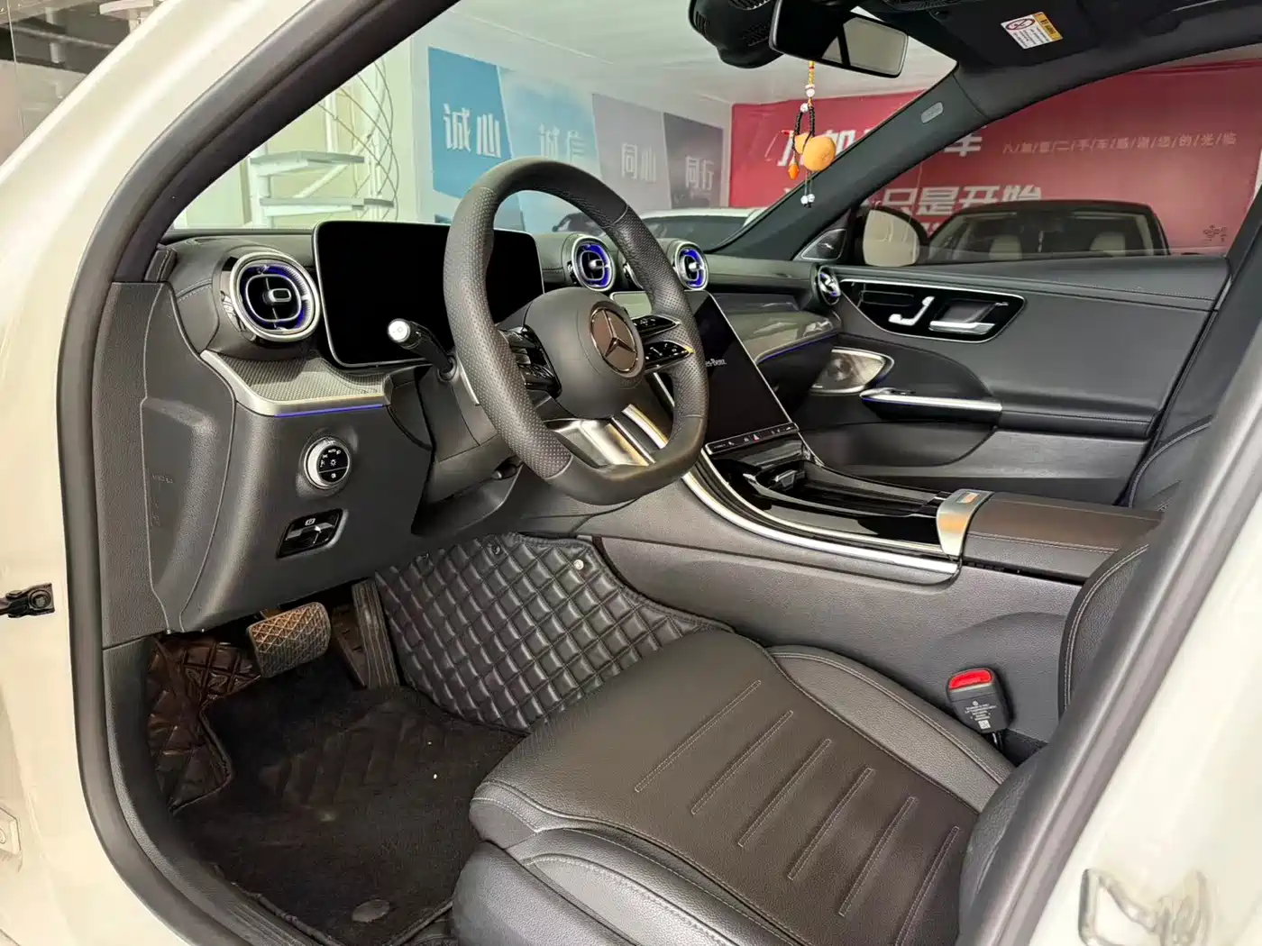 Mercedes-Benz C-Class 2024 C 260 L Night Edition Sport фото 5