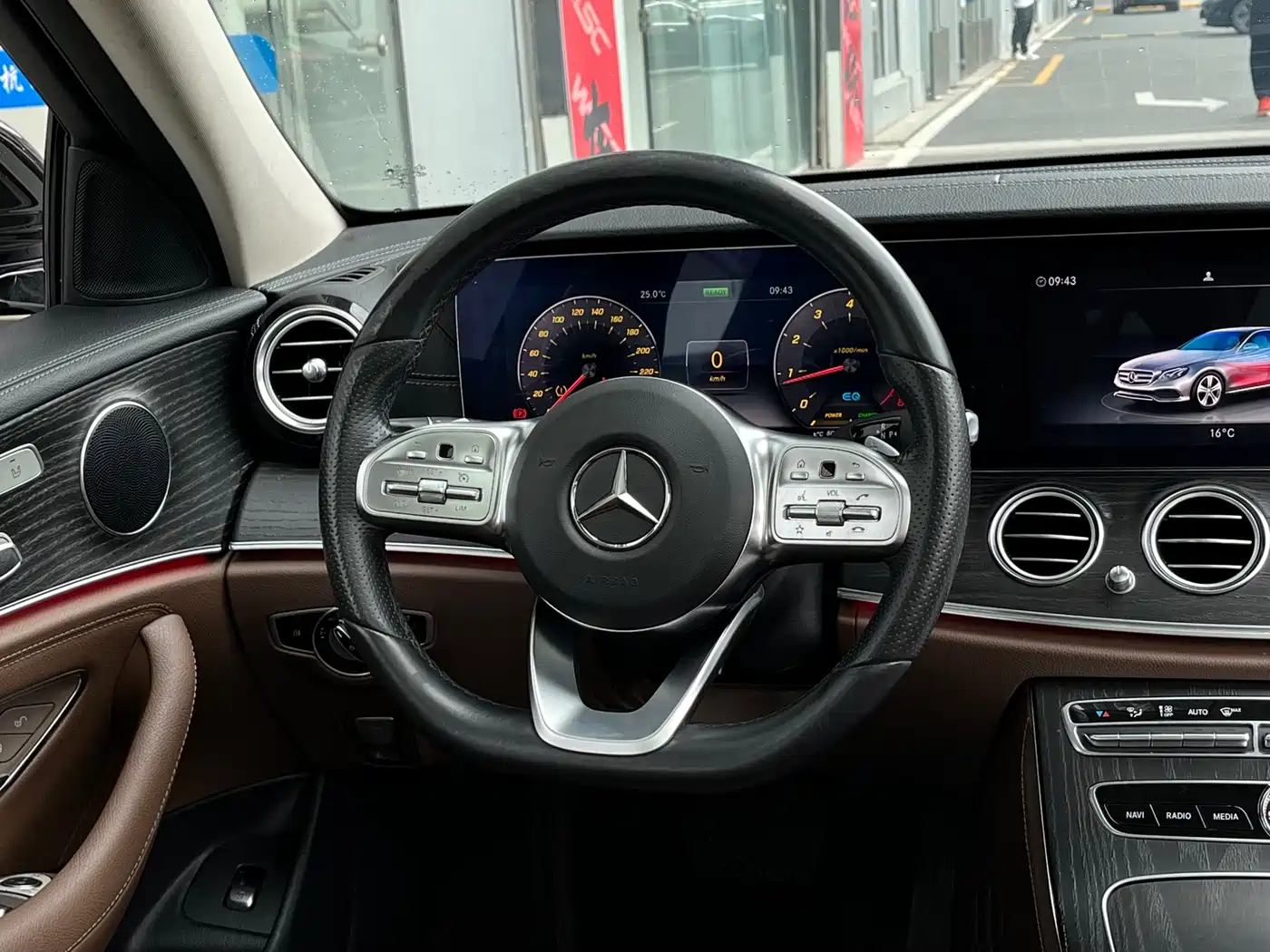 Mercedes-Benz E-Class 2020 Model E 260 L Sport фото 19