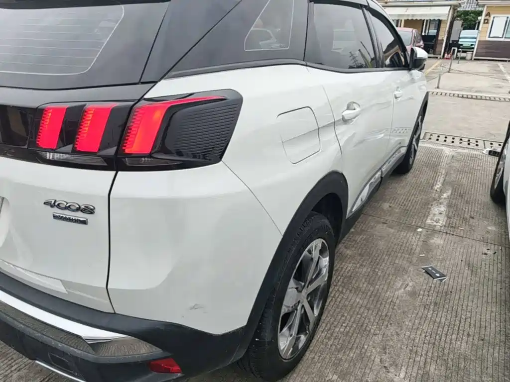 صورة 8 - Peugeot 4008