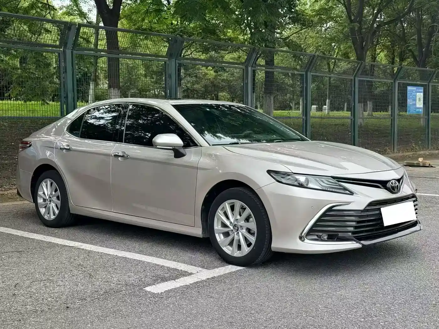 Toyota Camry 2021 2.0G Luxury Edition фото 3