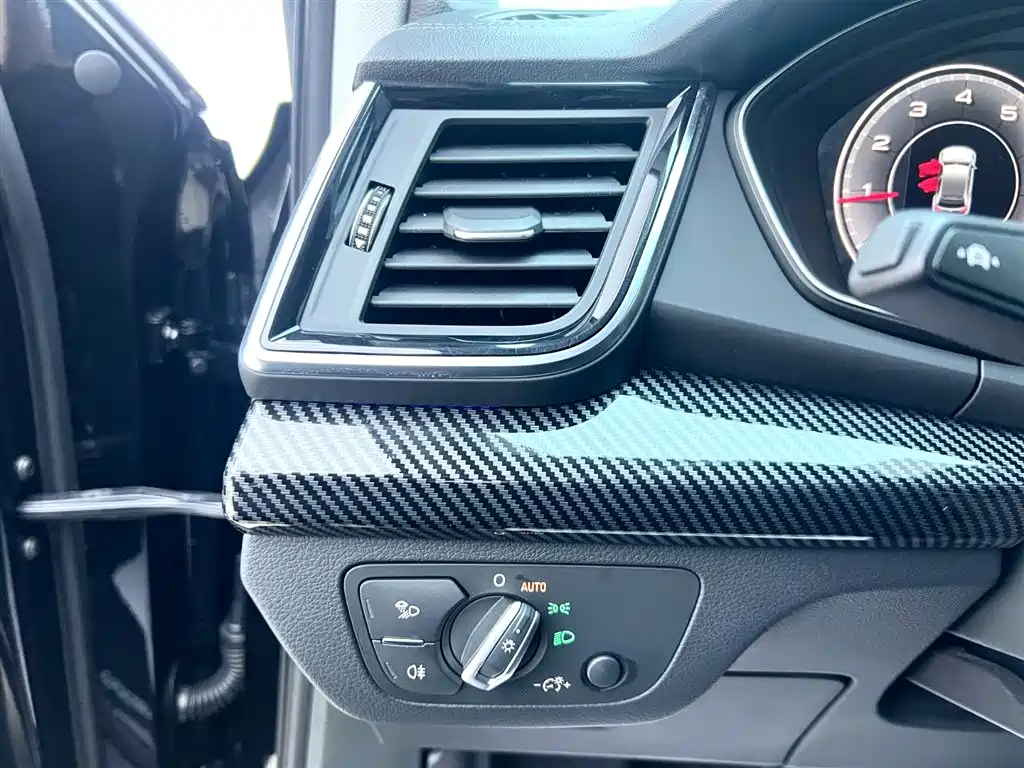 Audi Q5L 2022 Facelift 45T Luxury Dynamic фото 14