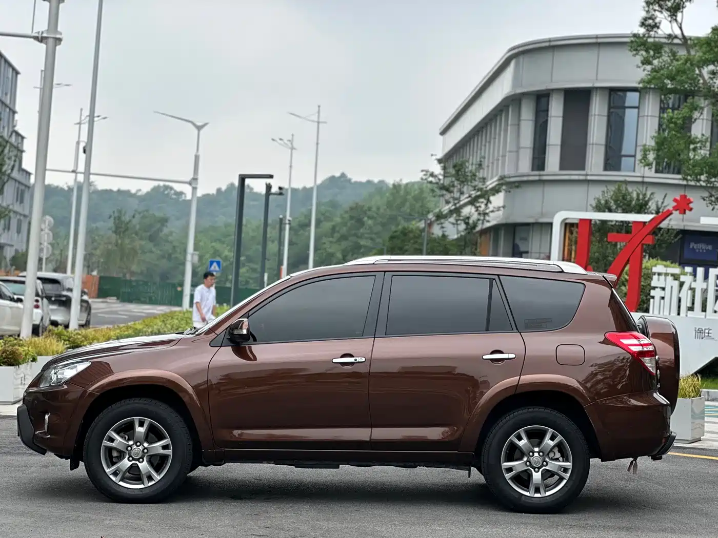 Toyota RAV4 Rongfang 2013 Special Edition 2.4L Auto AWD Prestige фото 4