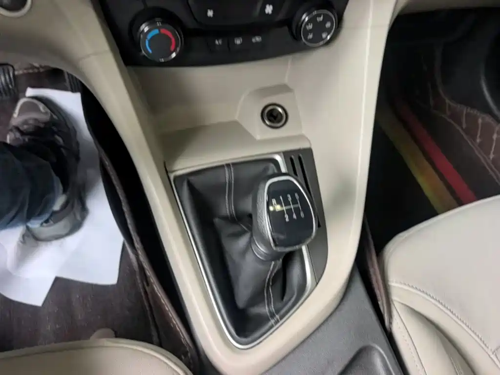 Фото 14 - Buick Excelle