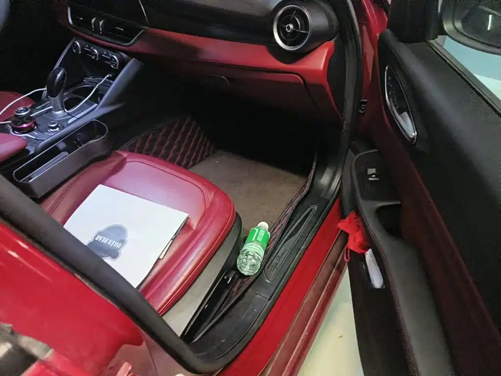 Alfa Romeo Giulia 2019 2017 2.0T 200HP Elite Edition