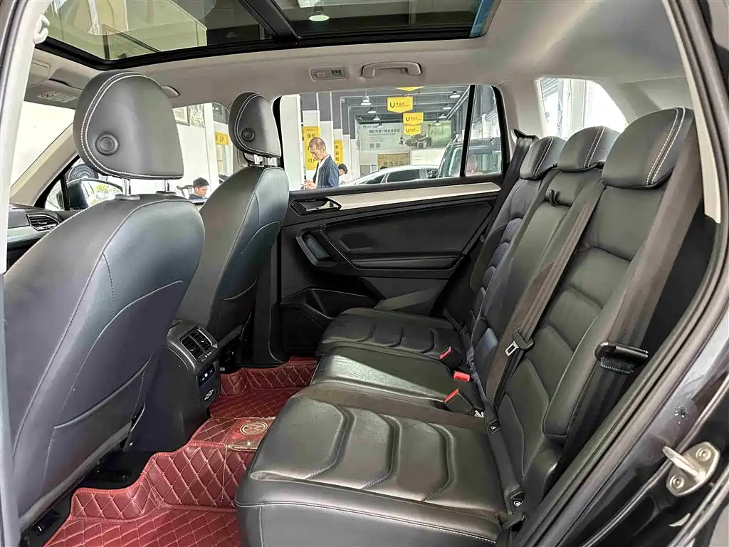 Volkswagen Tiguan L 2019 330TSI Automatic 2WD Panorama Comfort Edition China VI фото 5