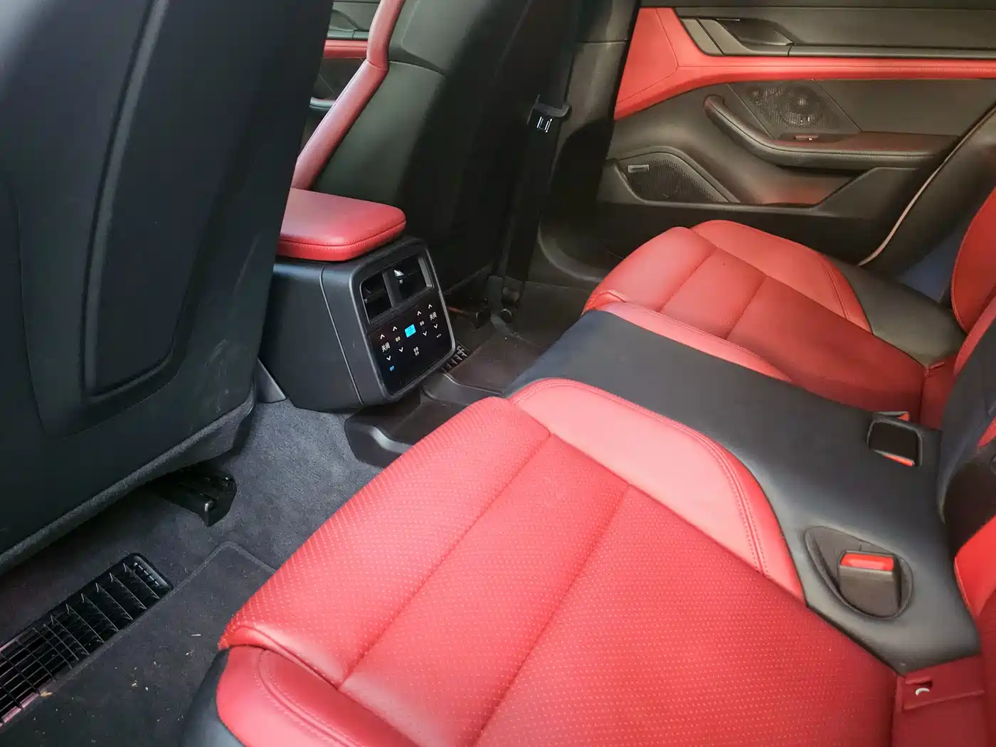 Porsche Taycan 2022 Facelift Taycan фото 7