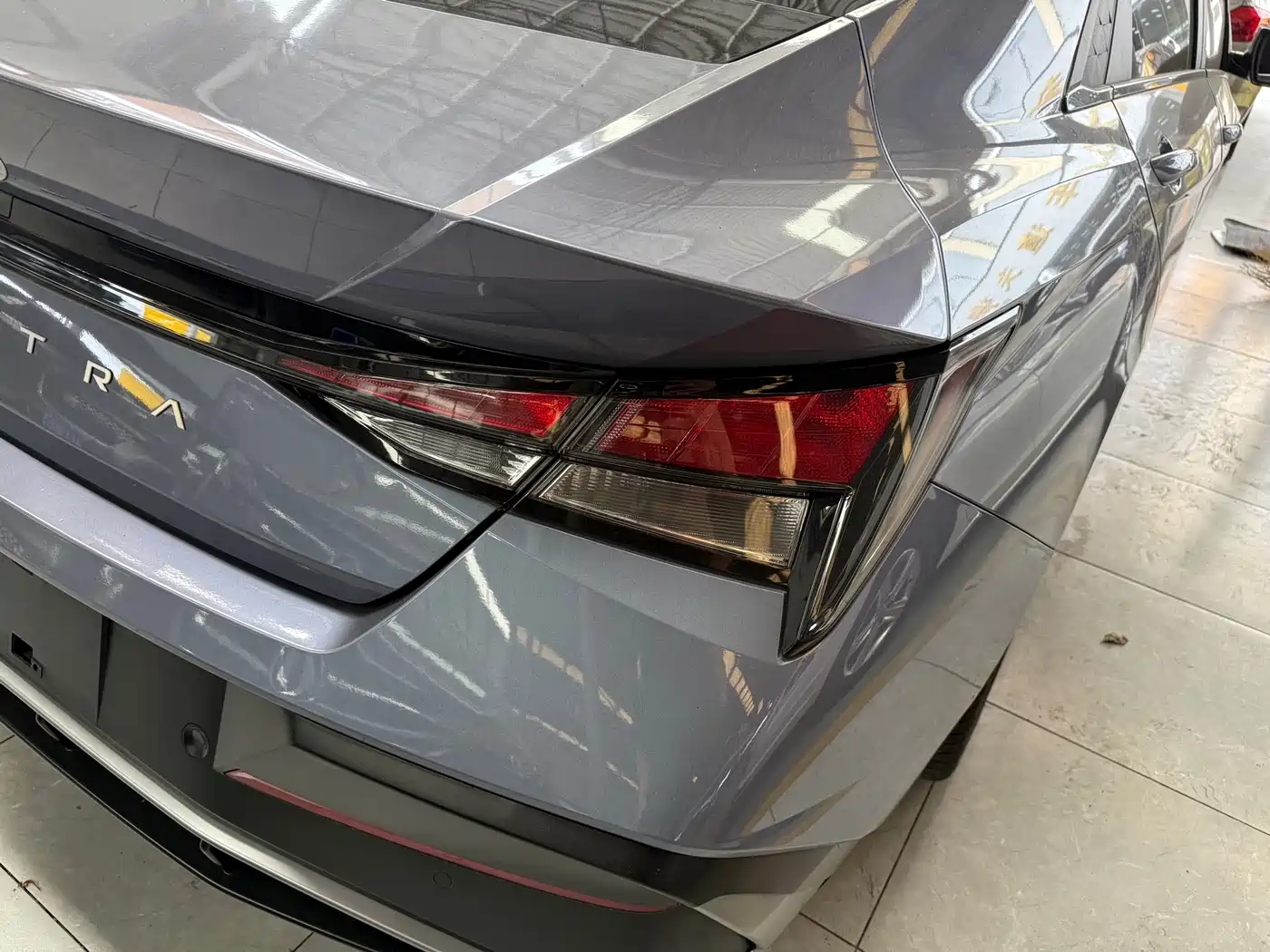 Hyundai Elantra 2023 1.5L CVT GLX Elite Edition фото 17