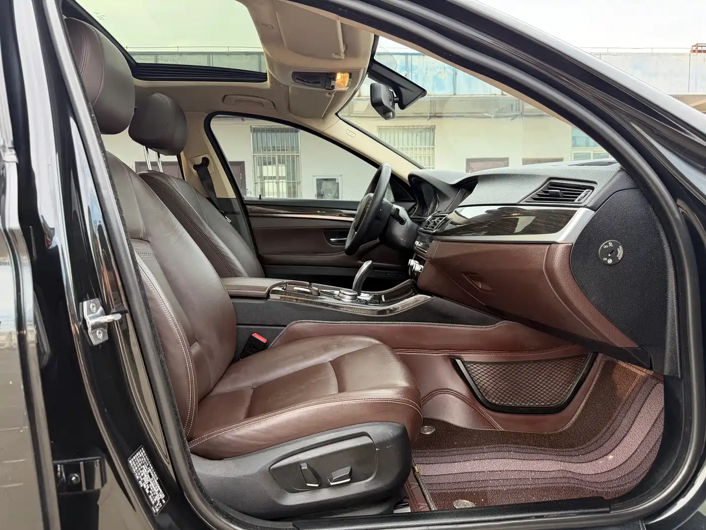BMW 5 Series 2014 525Li Luxury Design Package фото 11