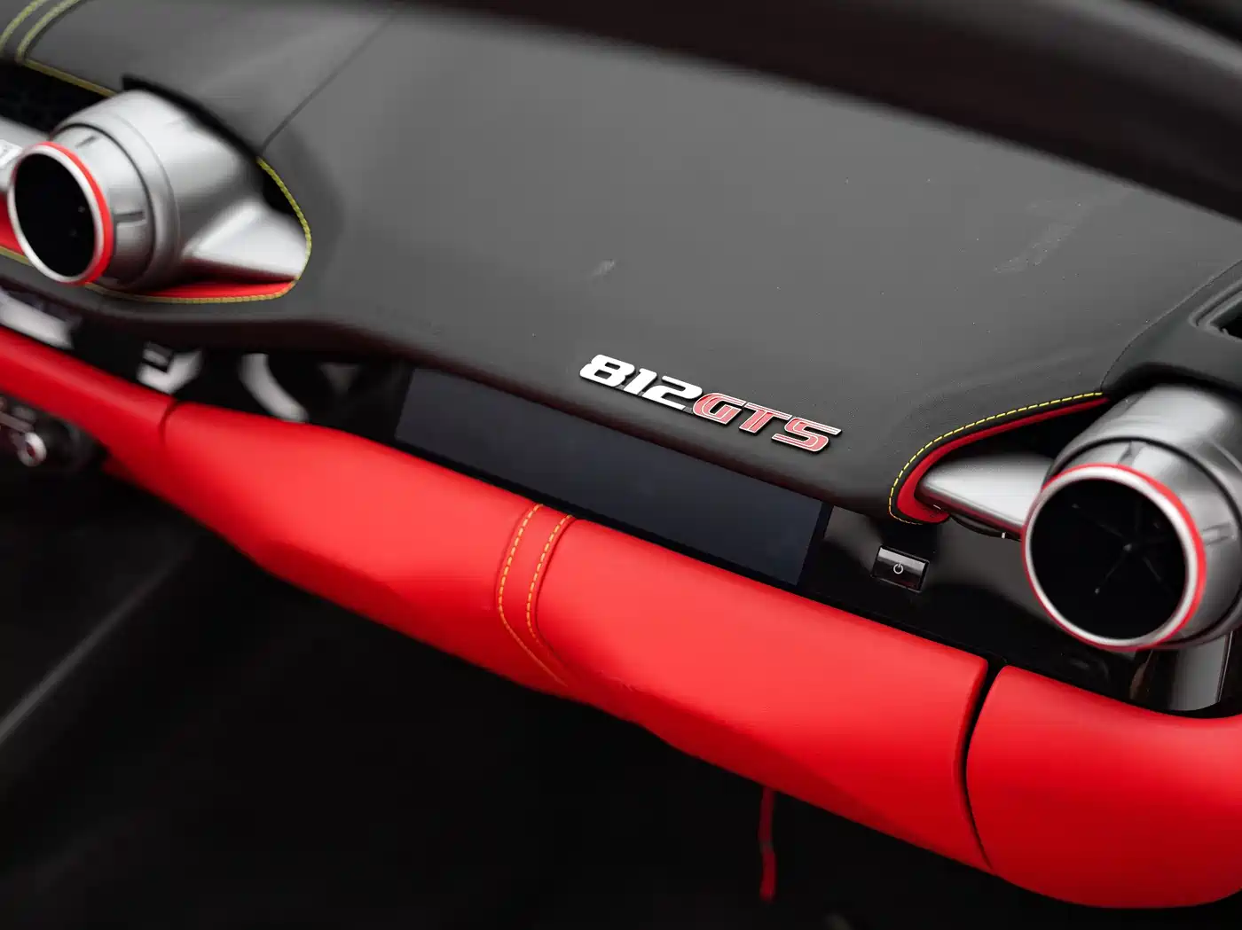 Ferrari 812 2021 2020 6.5L GTS