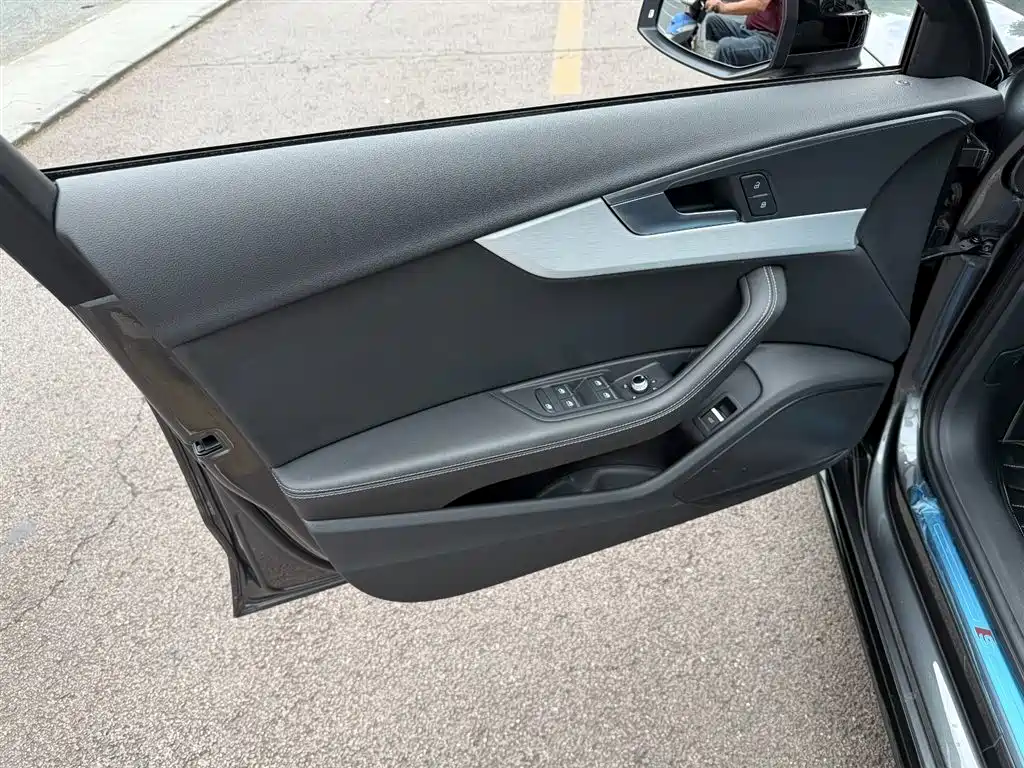 Audi A4L 2022 40 TFSI Luxury Dynamic фото 6