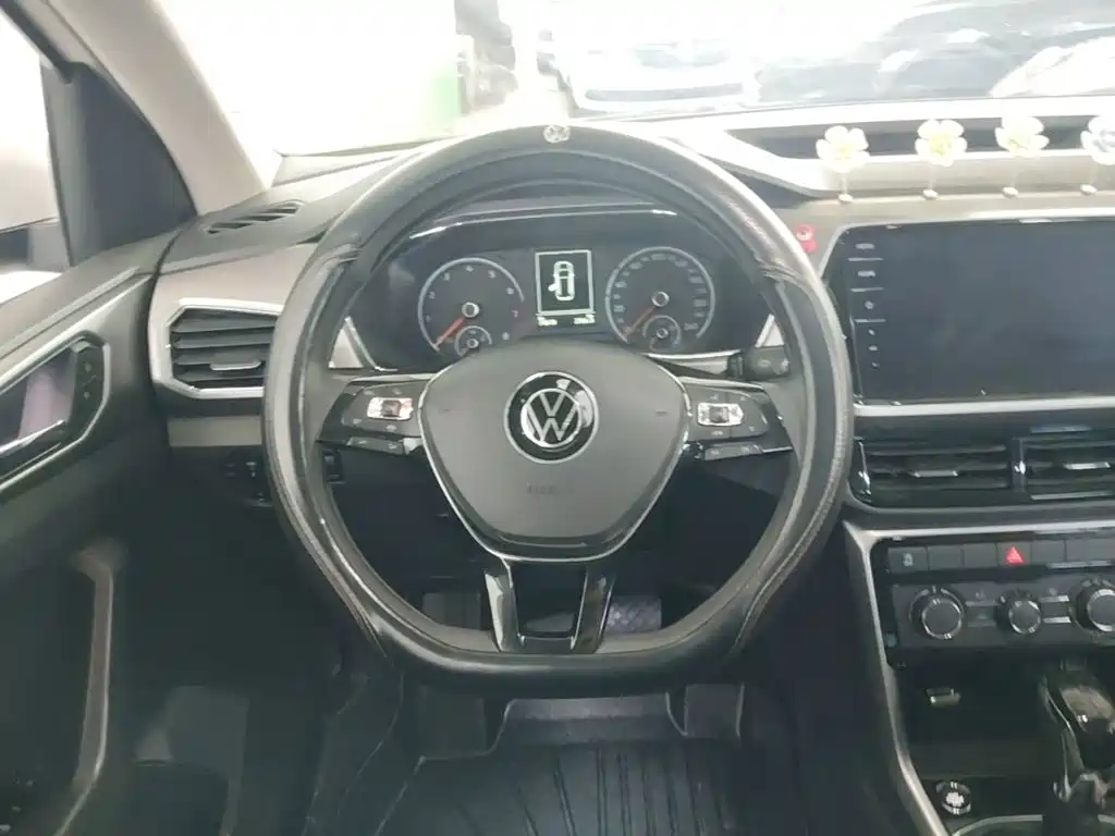 Фото 11 - Volkswagen T-Cross