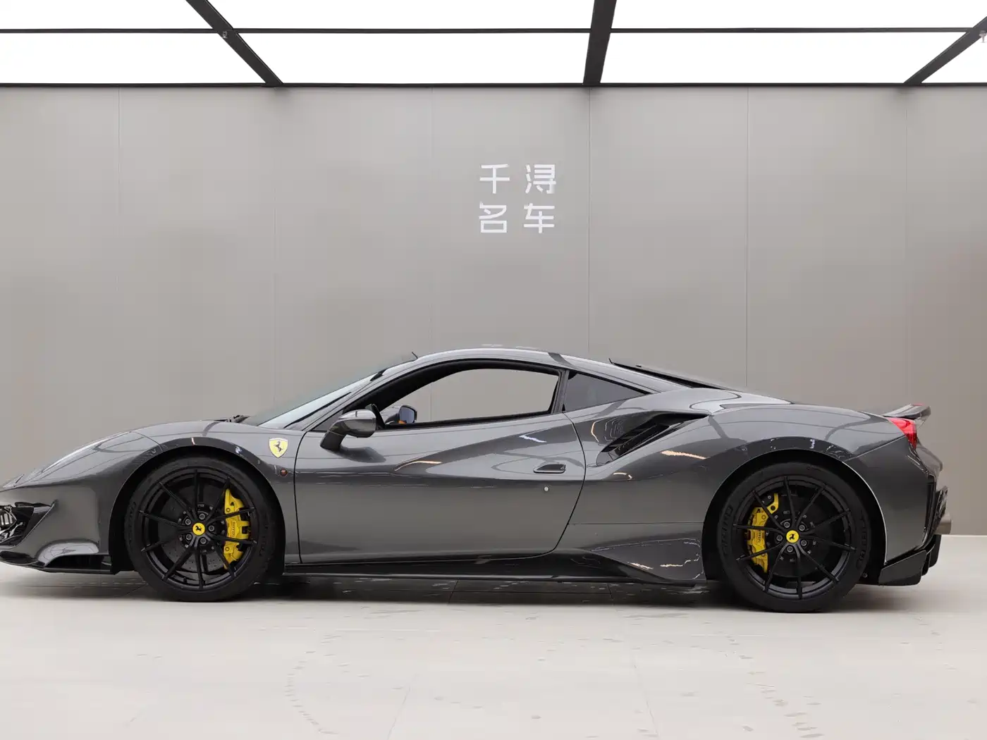 Ferrari 488 2018 488 Pista фото 3