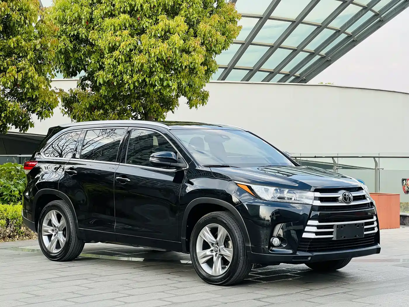 TOYOTA HIGHLANDER
