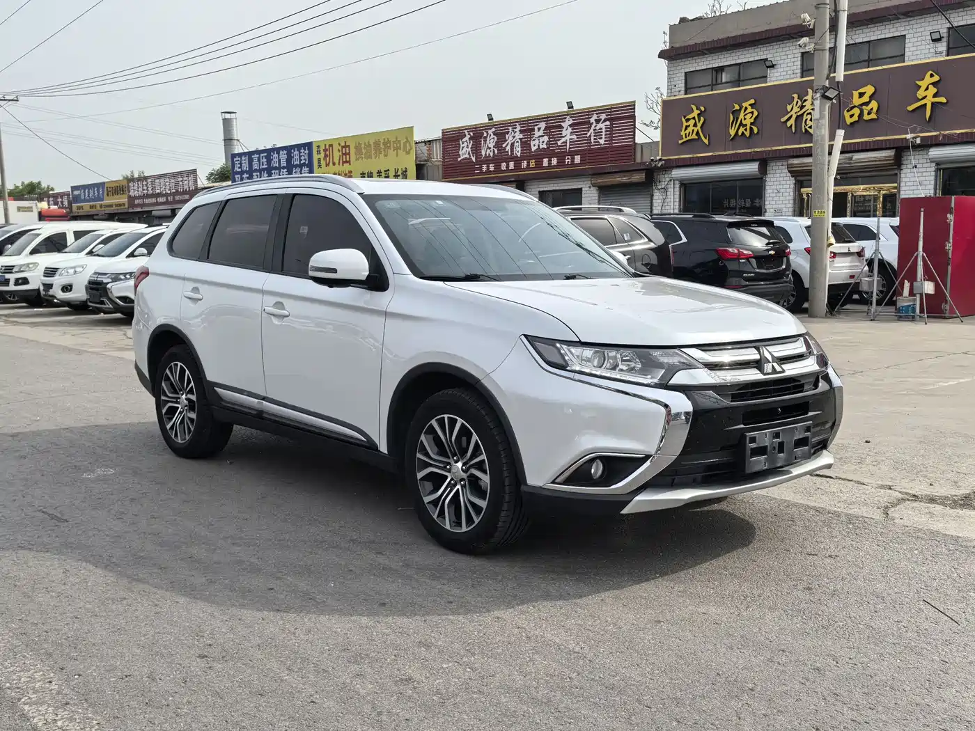 MITSUBISHI OUTLANDER