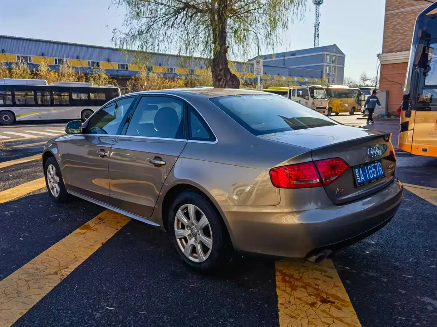 Audi A4L 2012 2.0 TFSI Auto Standard фото 5