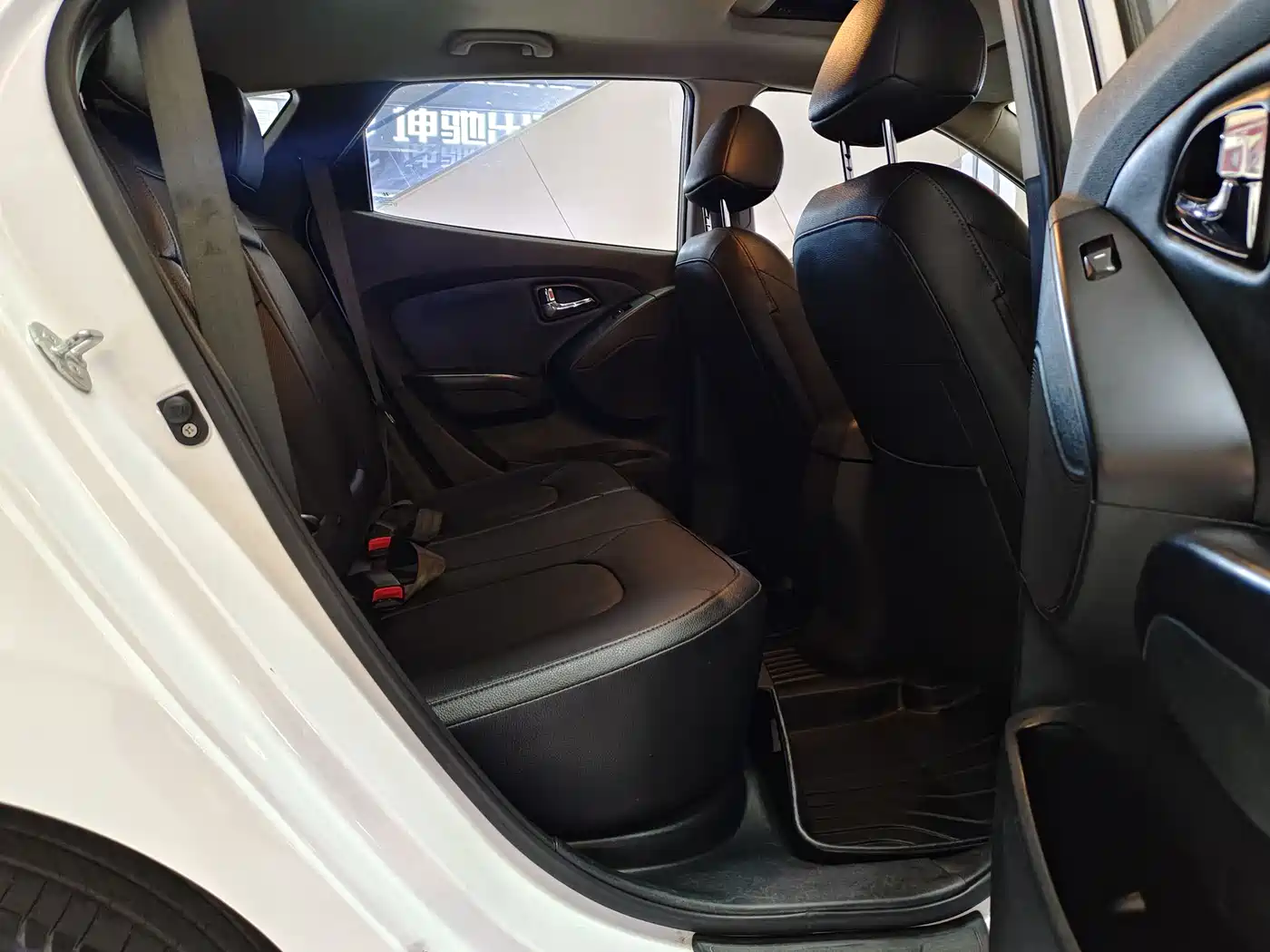Hyundai Beijing Hyundai ix35 2015 2.0L Automatic 2WD Smart Type China IV фото 17