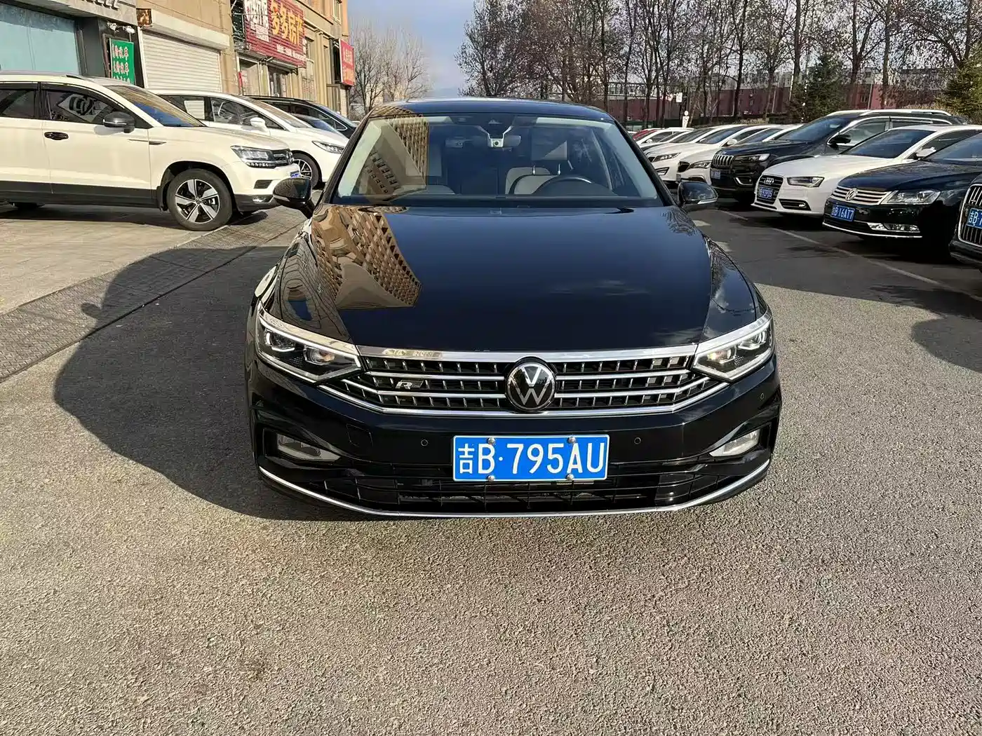 Volkswagen Magotan 2023 Model 2 Million Commemorative Edition 330TSI DSG Luxury фото 2