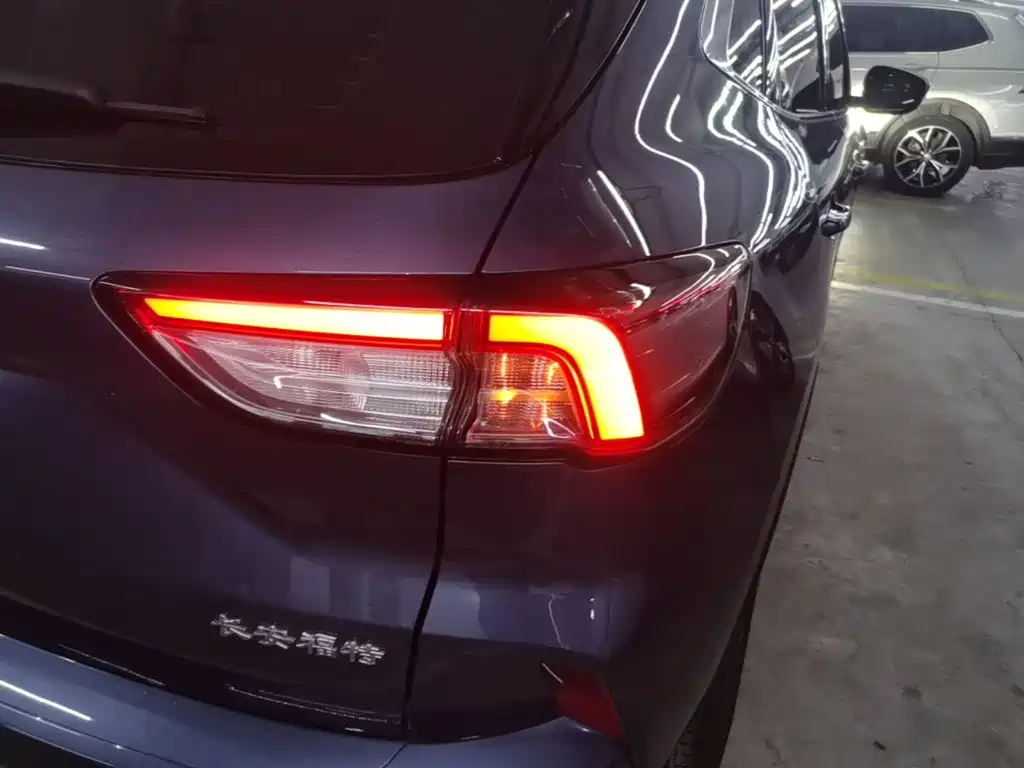 Ford Escape 2025 2024 Model EcoBoost 245 2WD Premium Edition