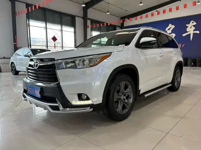 TOYOTA HIGHLANDER