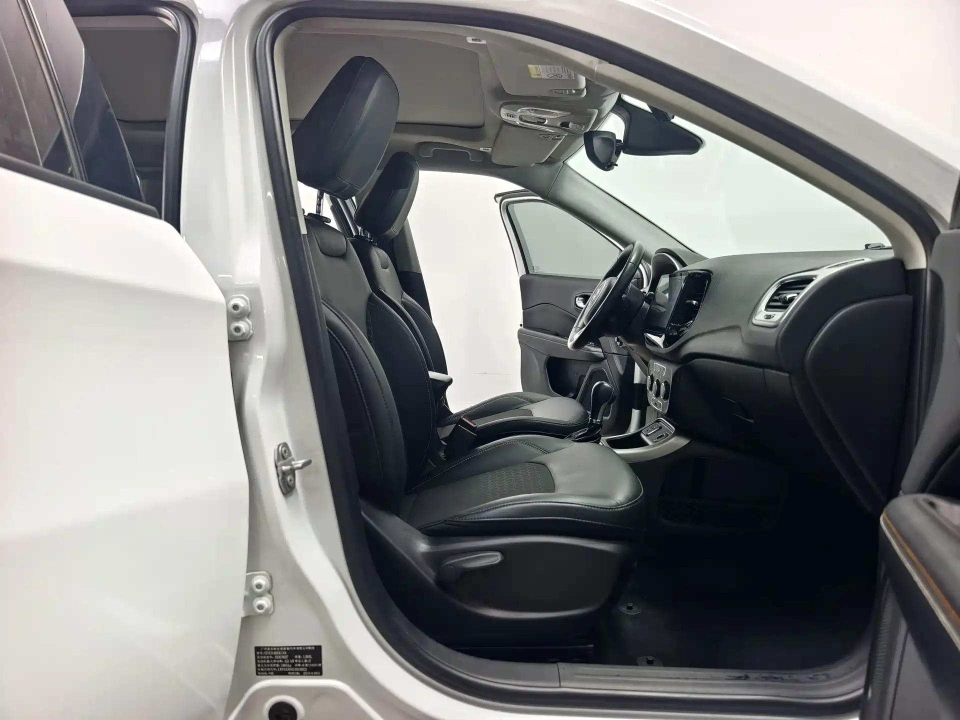 Фото 13 - Jeep Compass