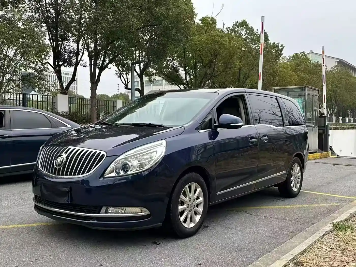 Фото 1 - Buick GL8