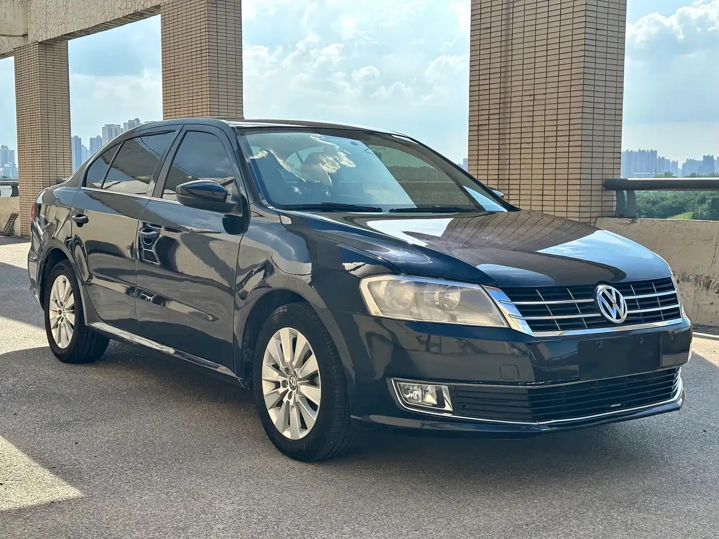 Photo 3 - Volkswagen Lavida