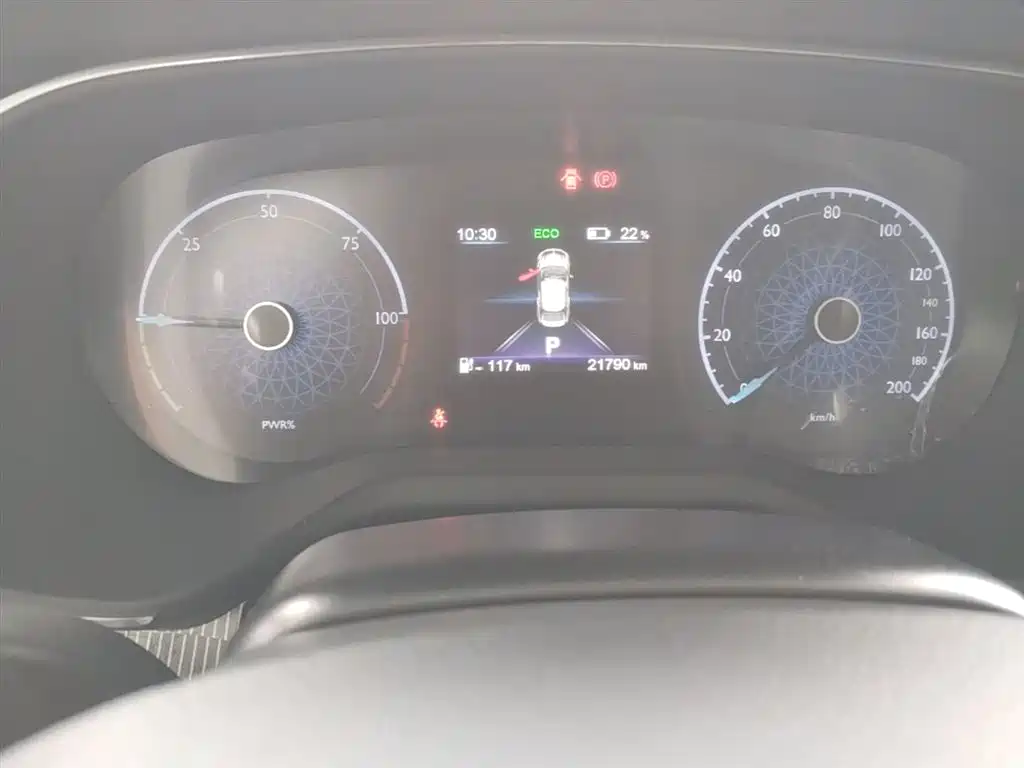 Hongqi E-QM5 2023 Facelift Basic Travel Edition фото 12