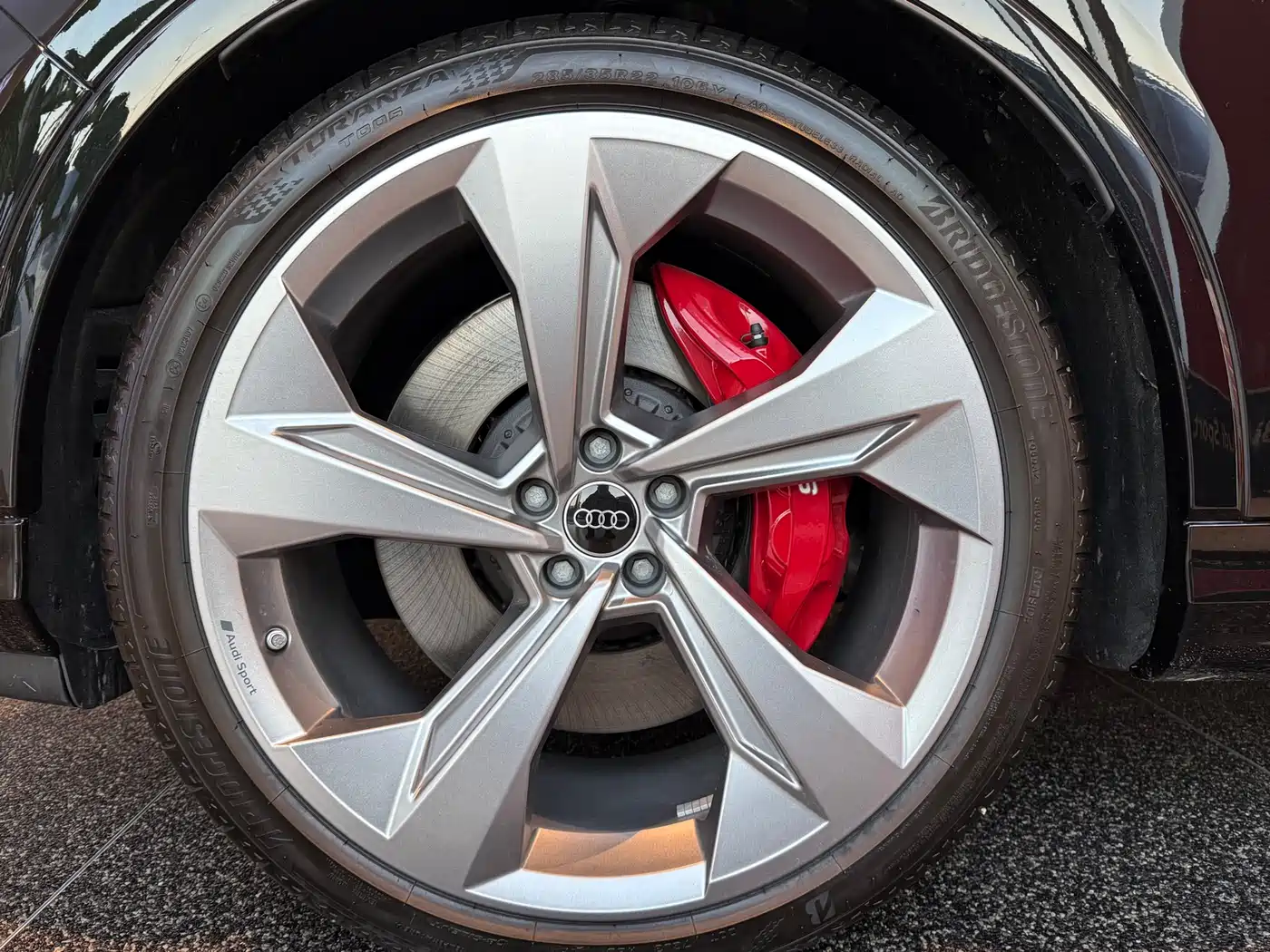 Audi SQ7 2024 4.0 TFSI фото 7