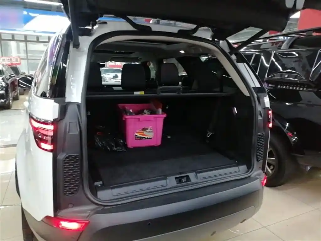 Land Rover Discovery 2019 3.0 SC V6 SE фото 19
