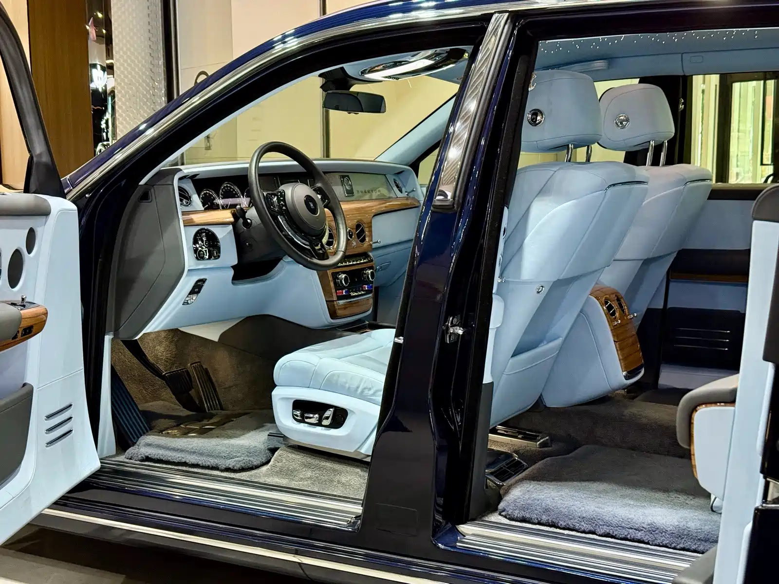 Фото 7 - Rolls-Royce Phantom