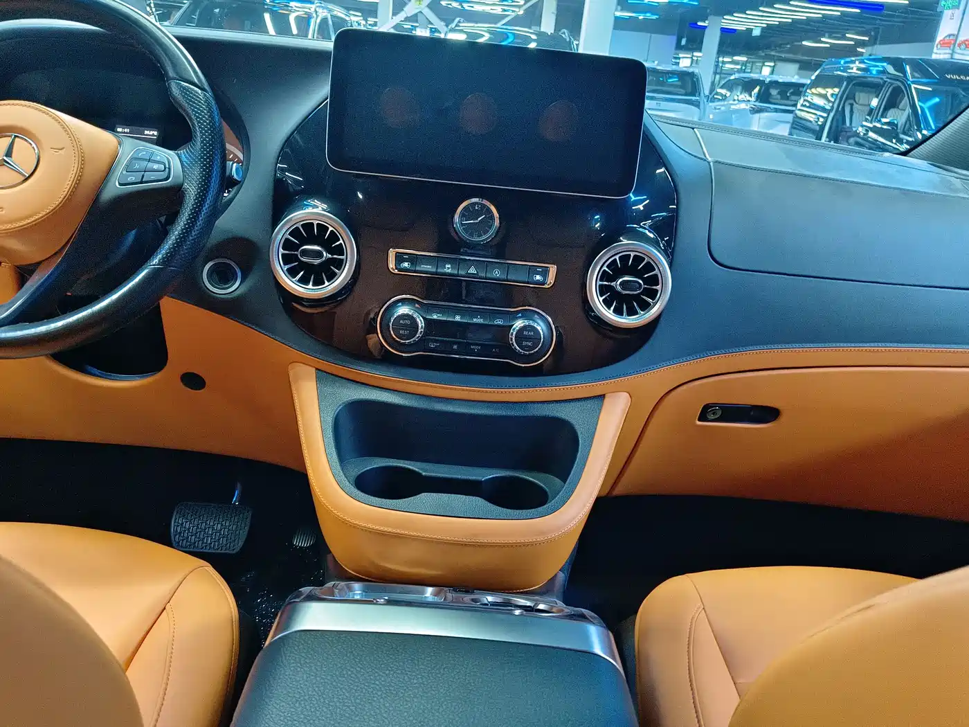 Mercedes-Benz Vito 2021 2.0T Business Edition 7-seater фото 10