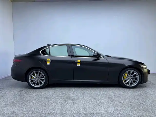 Фото 10 - Alfa Romeo Giulia