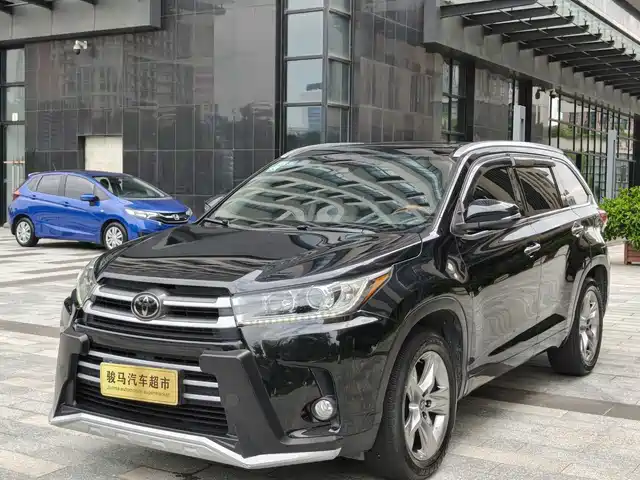 TOYOTA HIGHLANDER