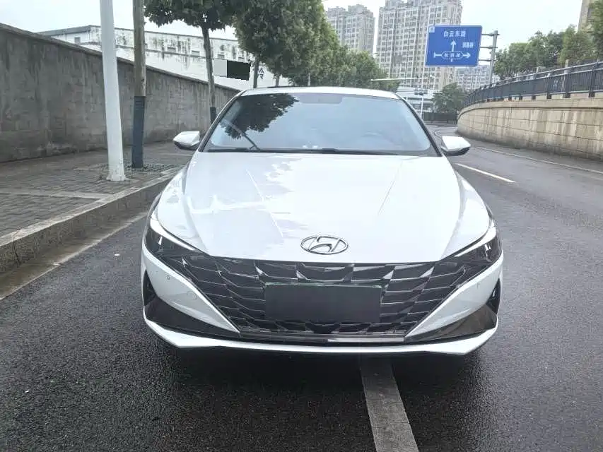 Hyundai Elantra 2022 1.5L CVT GLX Elite Edition фото 2