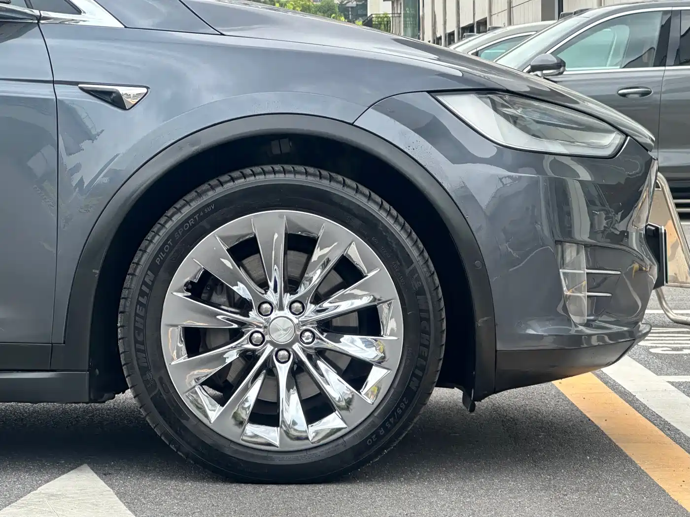 Фото 11 - Tesla Model X