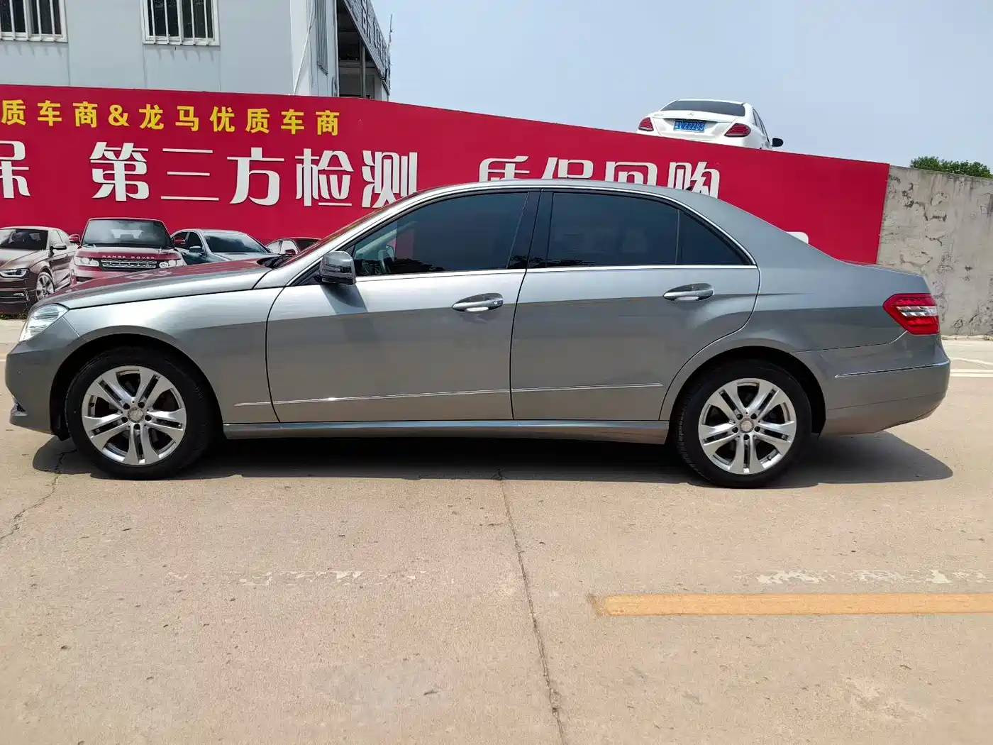 Mercedes-Benz E-Class (Import) 2010 Model E 300 Elegance Luxury Edition фото 6