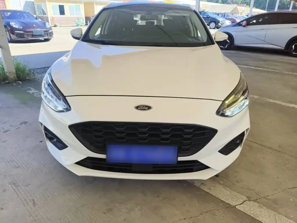 Ford Focus 2022 2021 Hatchback EcoBoost 180 Auto Trend