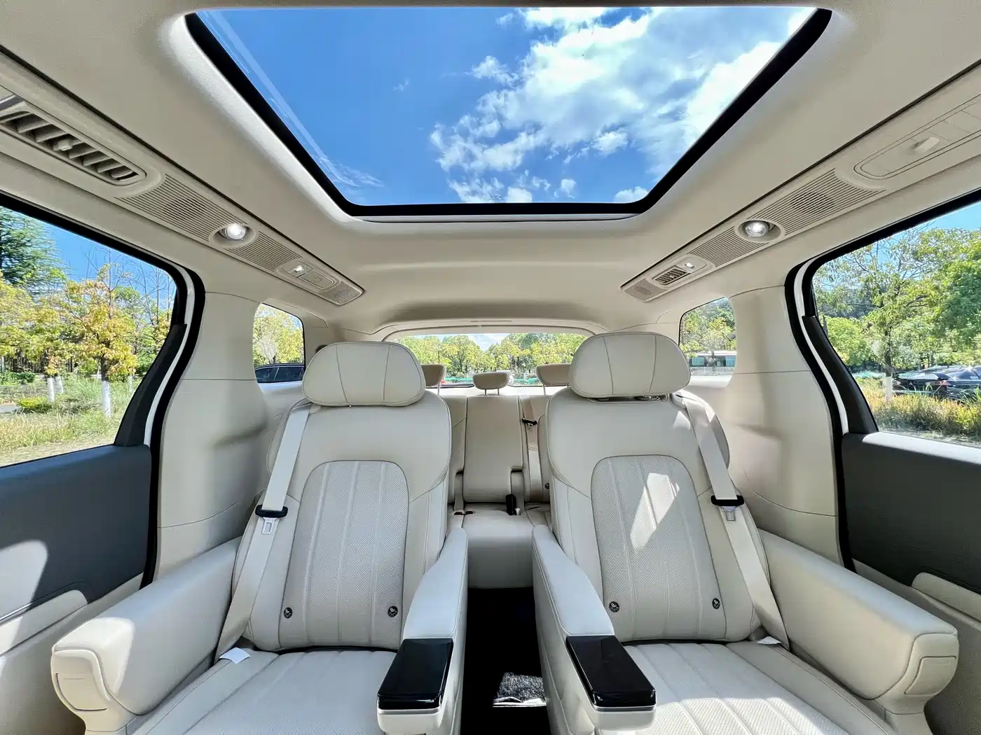 Voyah Auto Voyah Dreamer 2025 2025 PHEV 4WD Kunpeng Premium Edition